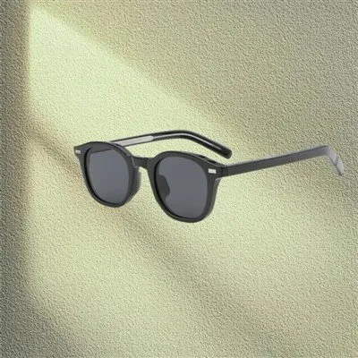 De grandes lunettes de soleil pour petits visages