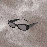 Lunettes de soleil tendance en acétate de qualité supérieure.